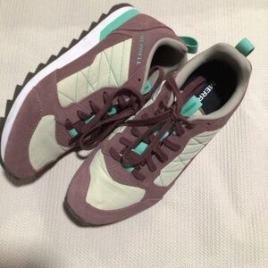 Merrell Sneakers size 8.5 like new